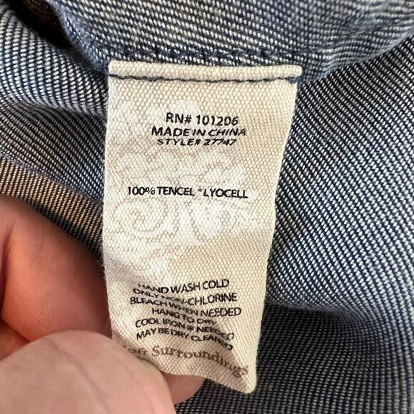 SOFT SURROUNDINGS Fairmont Denim Blue V-Neck Roll Tab Sleeves Top Sz XS‎ - Picture 5 of 5